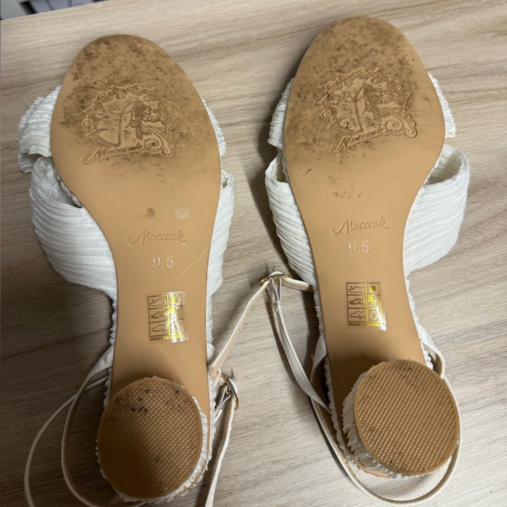 Mucccute Pleated Bow Block Heel Sandals - Picture 8 of 8